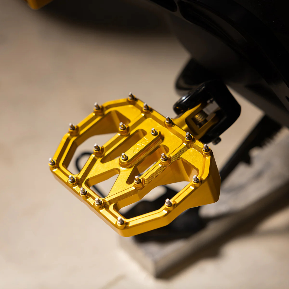 Aggressor ミニフロアボード | ハーレー・カスタム・ワールド [HARLEY