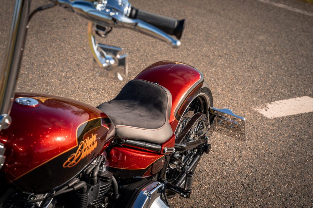 Modern Classic / Thunderbike（サンダーバイク） – ハーレー・カスタム・ワールド [HARLEY CUSTOM WORLD]